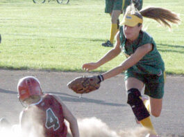 Lady Hounds softballers have busy week on diamond