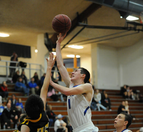 Analy flying Tigers win a pair in preseason hoops
