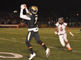 Jags footballers survive 38-37 donnybrook over Santa Rosa