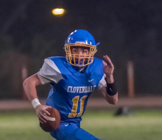 Eagles footballers fall to St. Helena, 41-20 in league opener