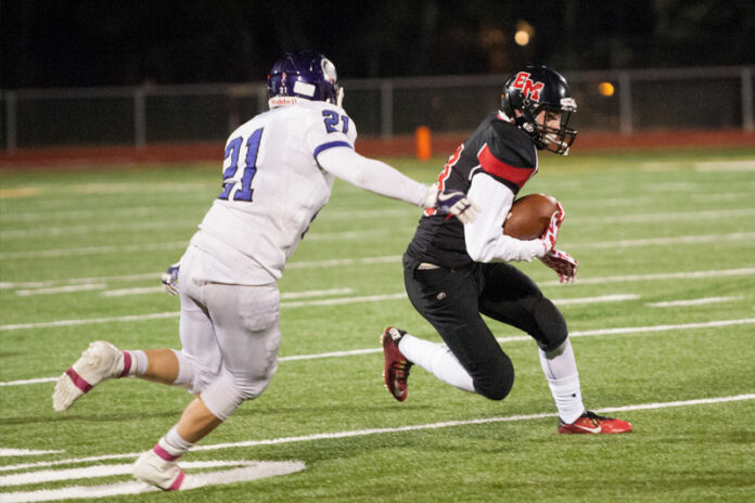 SW_football_(El_Molino)_sm.jpg