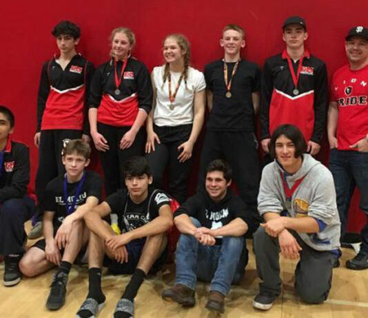 El Molino wrestlers log wins, earn medals on tournament mat