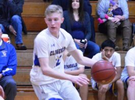 Eagles roll in league hoops, push winning streak to four