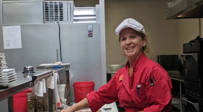 Senior center seeking volunteers