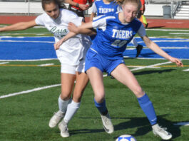 Analy, El Mo ladies winning soccer campaign