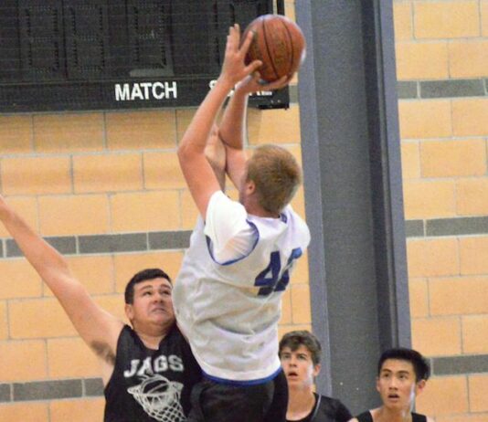 Eagles to host Holiday Classic