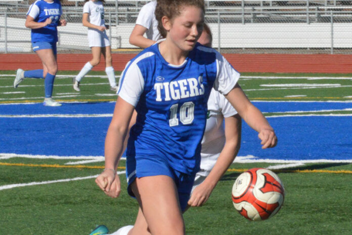 El Molino and Analy girls' soccer