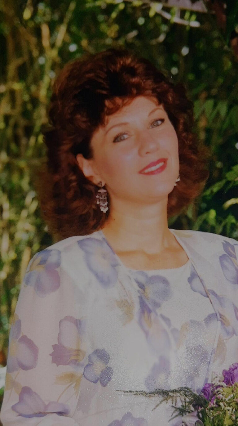 Debra Gloria Petrocchi