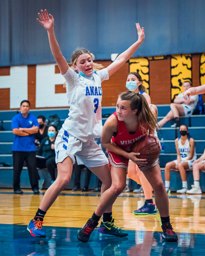SW_Analy_girls_basketball_(Maya_Salas).jpeg