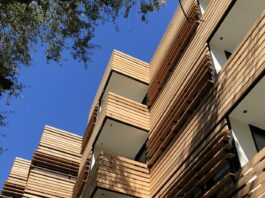 How are hotels in Healdsburg saving water?