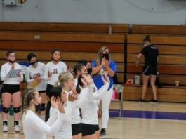 Varsity Eagles keep pace on league volleyball court