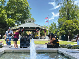 Bourgeois Paradise in Twilight of Empire