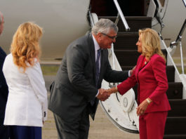 Local Greeting for the First Lady