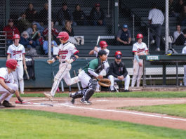 Baserunner coming home