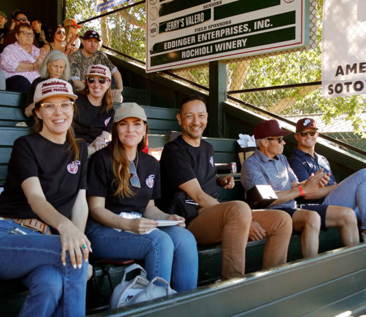 California Prune Promoters Pick the Packers Baseball fans