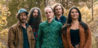 Bluegrass band Never Come Down