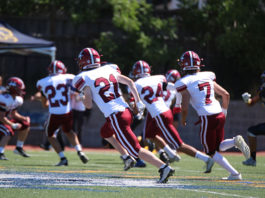 Healdsburg football defense