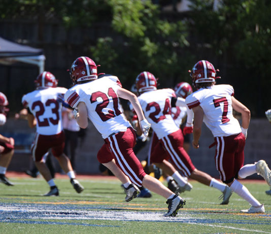Healdsburg football defense