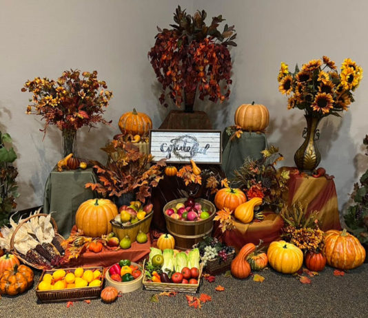 Thanksgiving creche