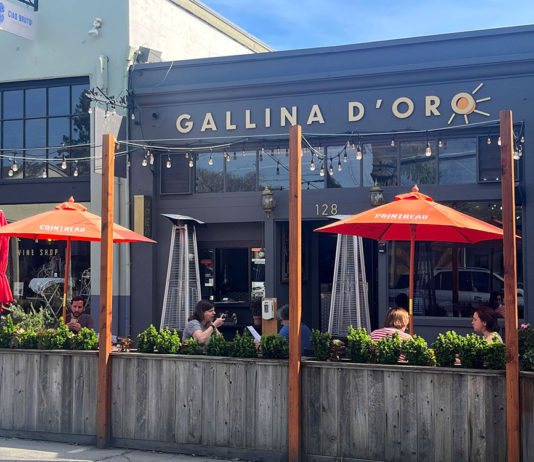 Parklet dining in Healdsburg