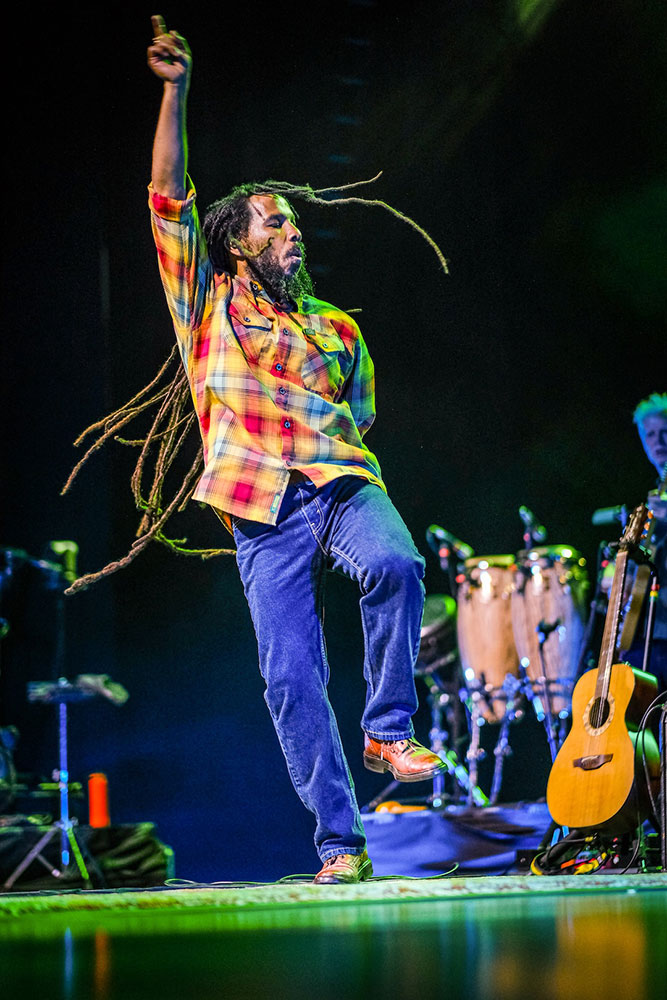 Ziggy Marley dancing