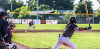 Prune Packers baseball action