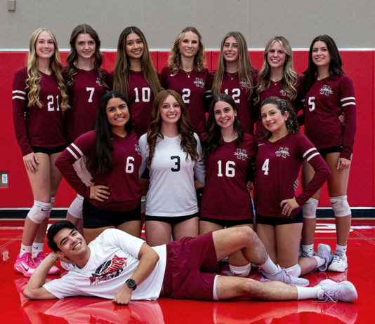Volleyball Hounds win their opener Healdsburg High girls volleyball, 2025