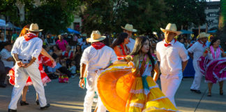 Healdsburg Happenings, Sept. 4 – 12 Dancers in the Healdsburg Plaza