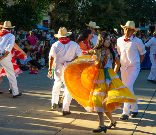 Dancers in the Healdsburg Plaza