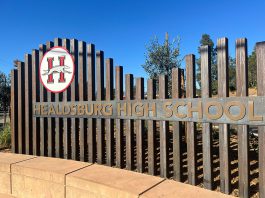 Healdsburg High School sign