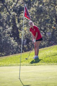 Photo by Rick Tang
TAKING AIM Zella Santana eyes the flag 