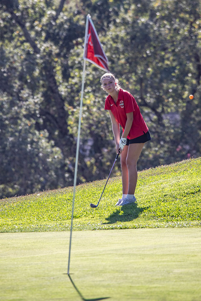 Photo by Rick Tang TAKING AIM Zella Santana eyes the flag