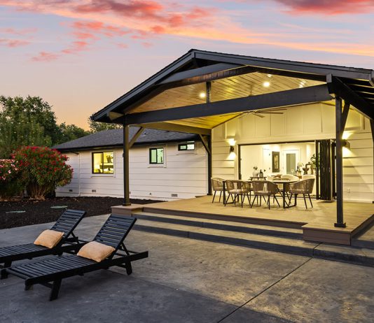 House for sale in Healdsburg on Woodside Way