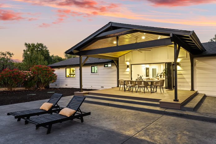 House for sale in Healdsburg on Woodside Way