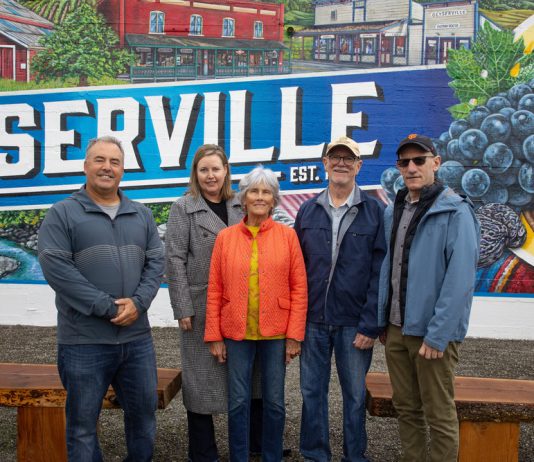 Geyserville gifts itself a new mural mural in geyserville