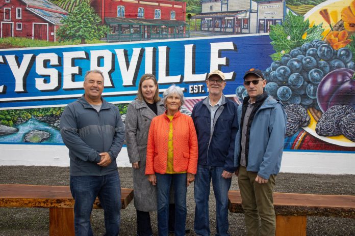 mural in geyserville