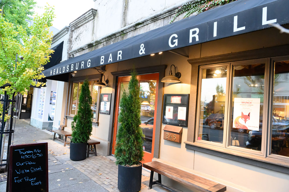 healdsburg bar and grill exterior