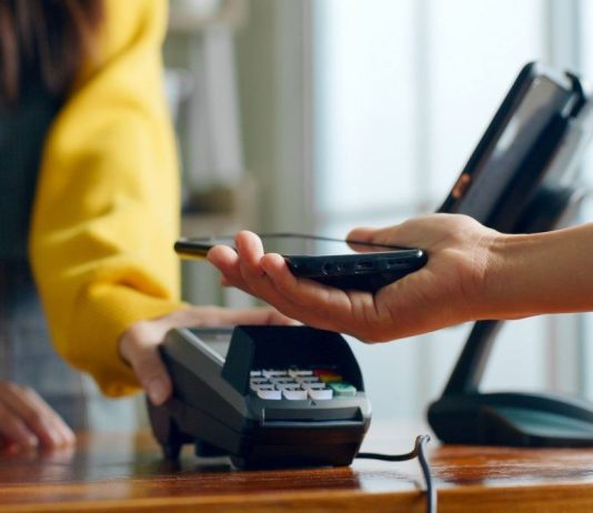 Phone connecting with payment device