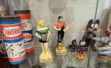 Daisy Mae and L'il Abner dolls