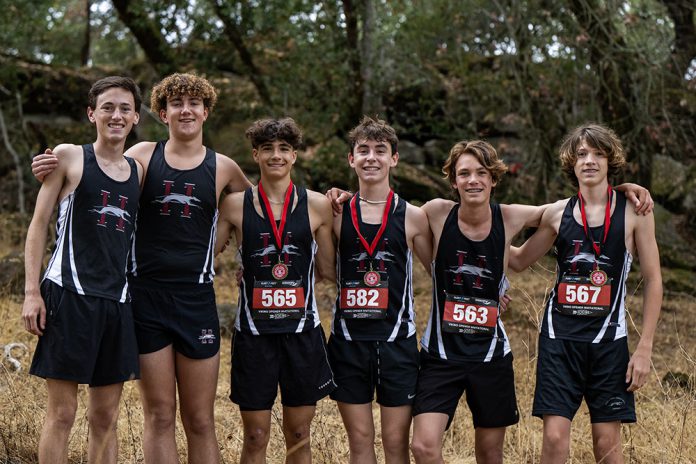 Healdsburg cross country team