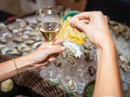Raw oysters with squeezed lemon