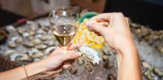 Raw oysters with squeezed lemon