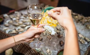 Raw oysters with squeezed lemon