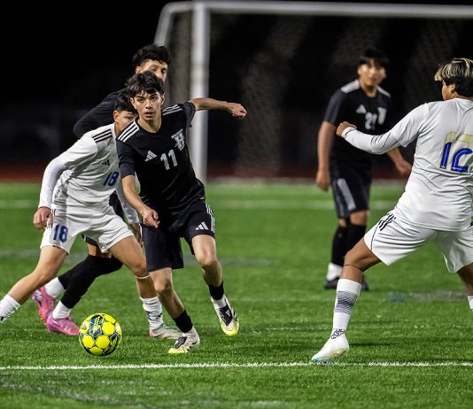 Healdsburg boys soccer