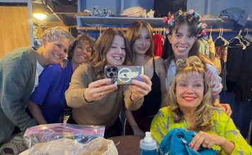 Cast selfie of 'Steel Magnolias' at the Raven