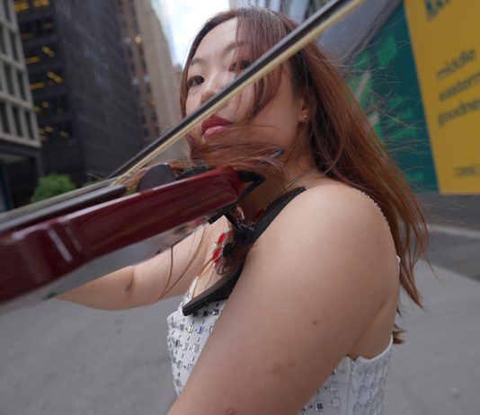 Dawn viollinist in short fil m "B!tch I'm Early!