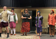 Leading Ladies on stage