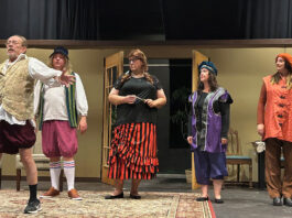 Leading Ladies on stage