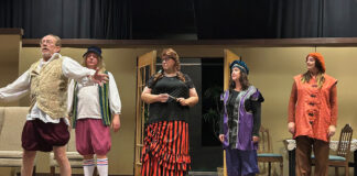 Leading Ladies on stage