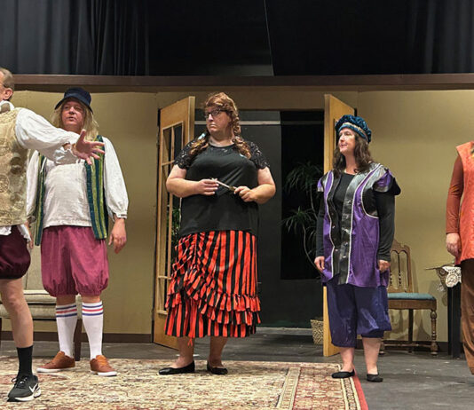 Leading Ladies on stage